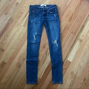 Hollister Destroyed Skinny Jeans Size 3 Long!